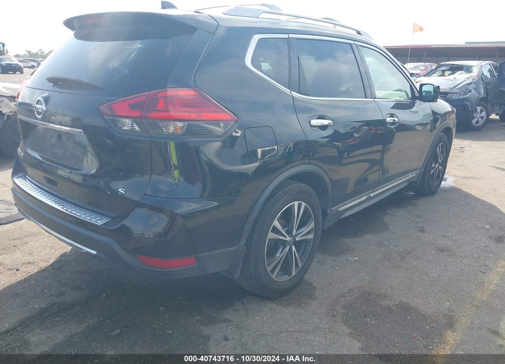 2017 NISSAN ROGUE SL VIN: 5N1AT2MT4HC873784
