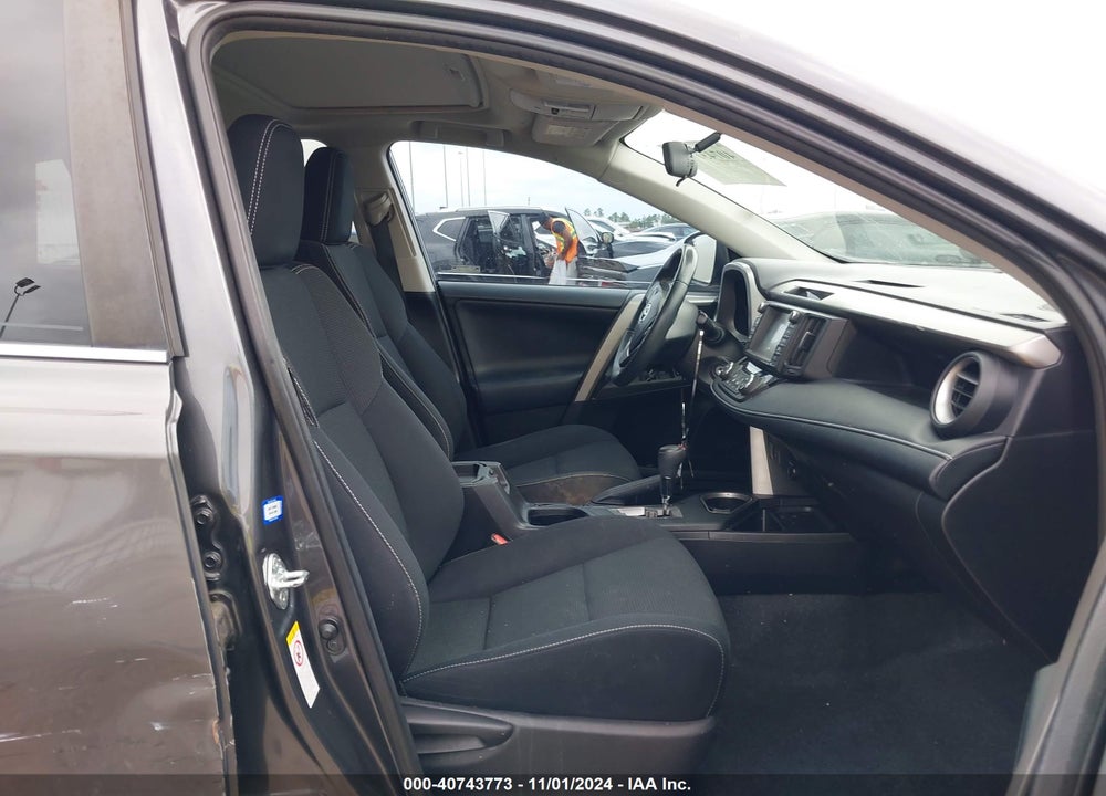 2016 TOYOTA RAV4 XLE VIN: 2T3WFREV8GW250481