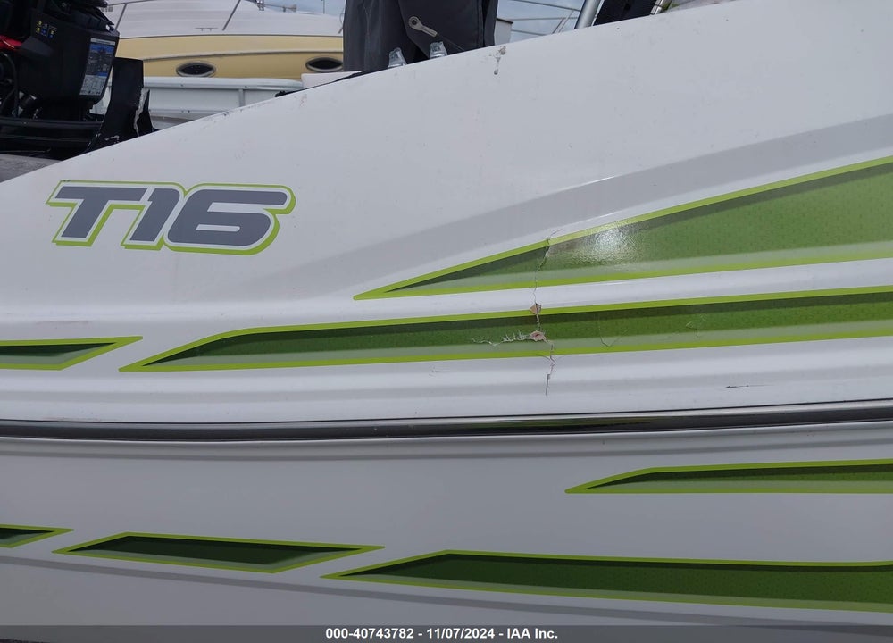 2023 WHITE RIVER MARINE GROUP BOAT VIN: BUJ30653C323