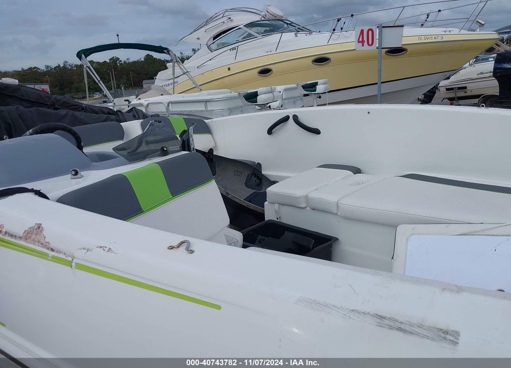 2023 WHITE RIVER MARINE GROUP BOAT VIN: BUJ30653C323