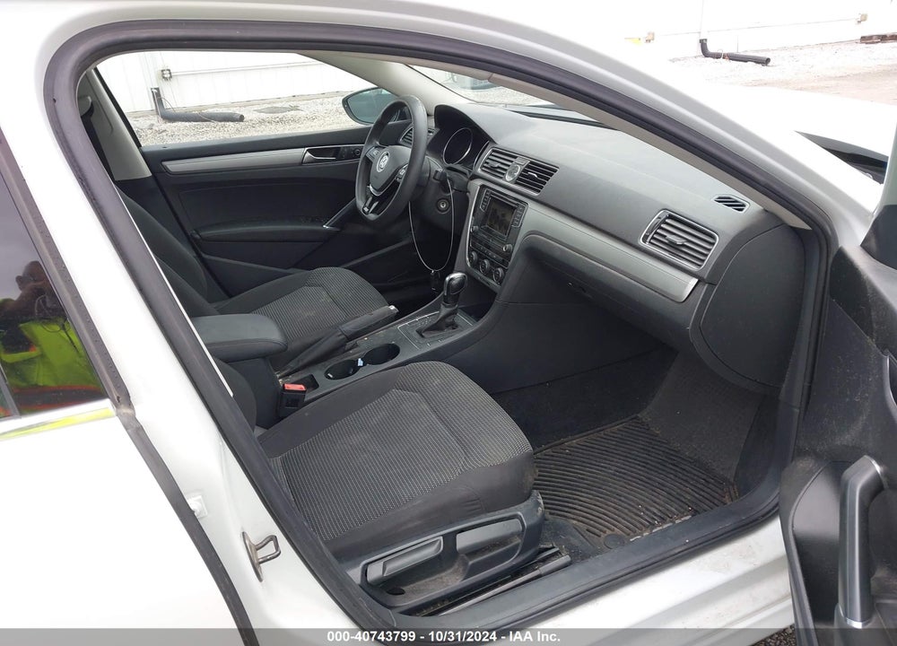 2016 VOLKSWAGEN PASSAT 1.8T S VIN: 1VWAS7A33GC066340