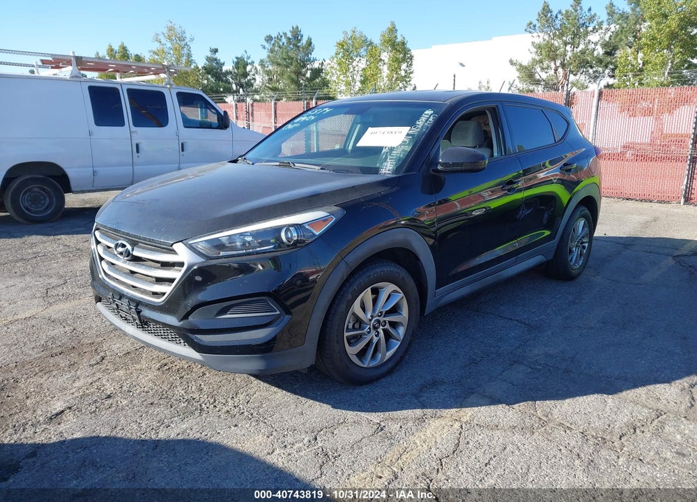 2017 HYUNDAI TUCSON SE VIN: KM8J23A45HU378333