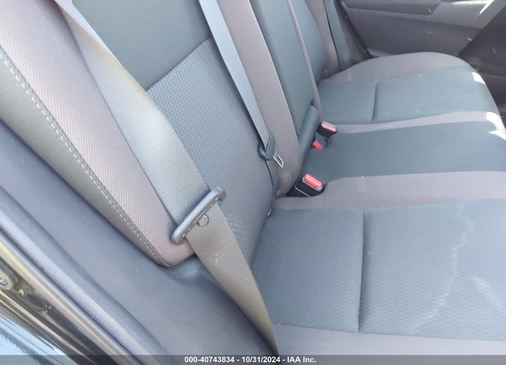 2018 TOYOTA COROLLA LE VIN: 2T1BURHE5JC985033