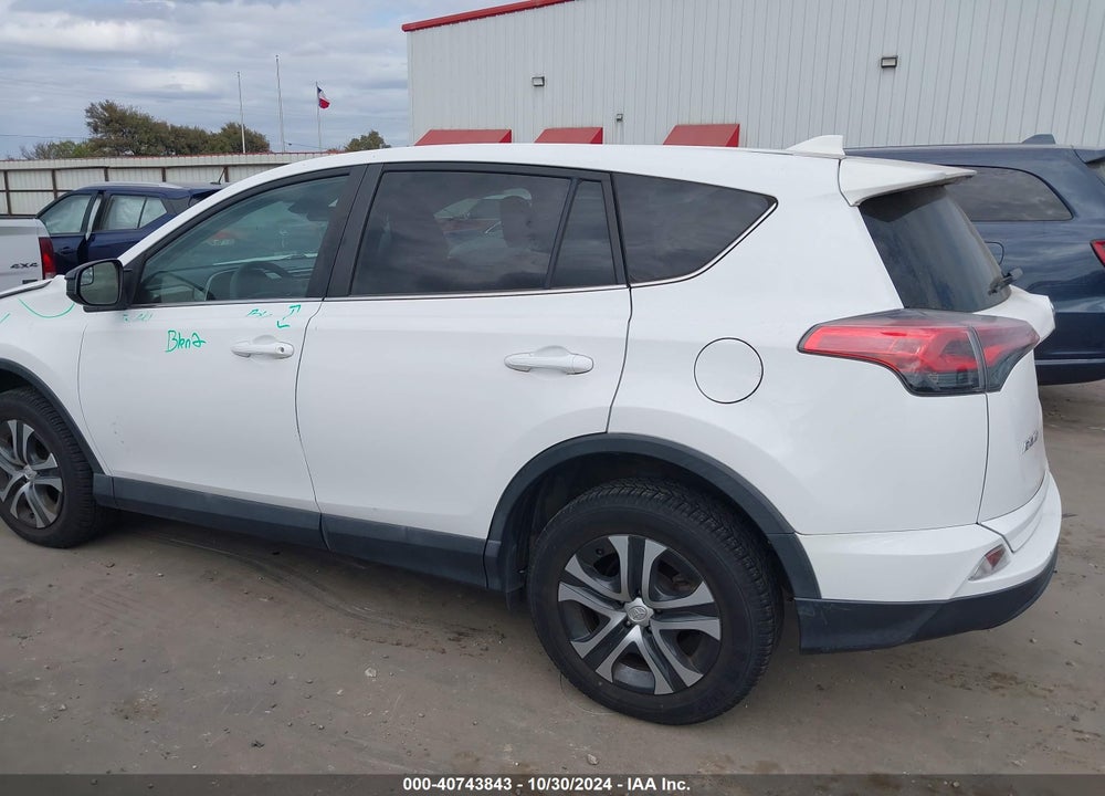 2018 TOYOTA RAV4 LE VIN: 2T3BFREV4JW777519