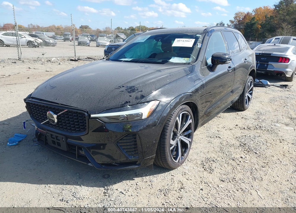 2024 VOLVO XC60 RECHARGE PLUG-IN HYBRID T8 ULTIMATE DARK THEME VIN: YV4H60DM2R1762068