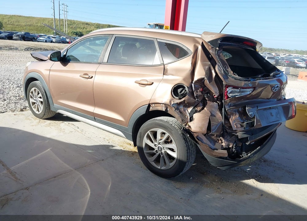 2017 HYUNDAI TUCSON SE VIN: KM8J33A48HU334985