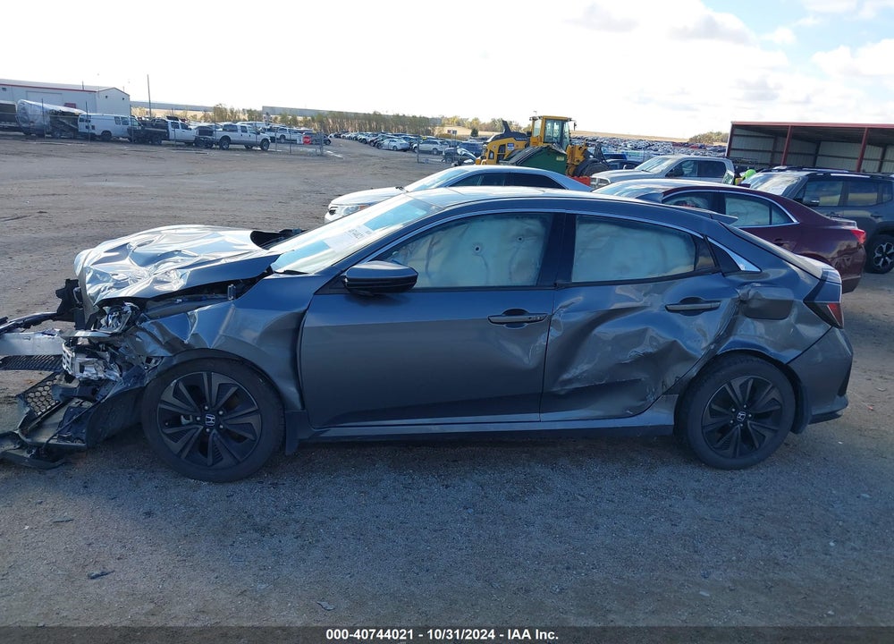 2018 HONDA CIVIC VIN: SHHFK7H53JU240206