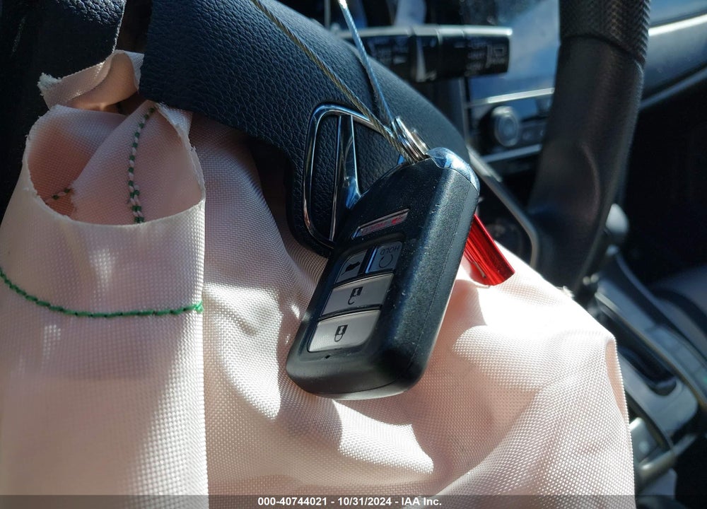 2018 HONDA CIVIC VIN: SHHFK7H53JU240206