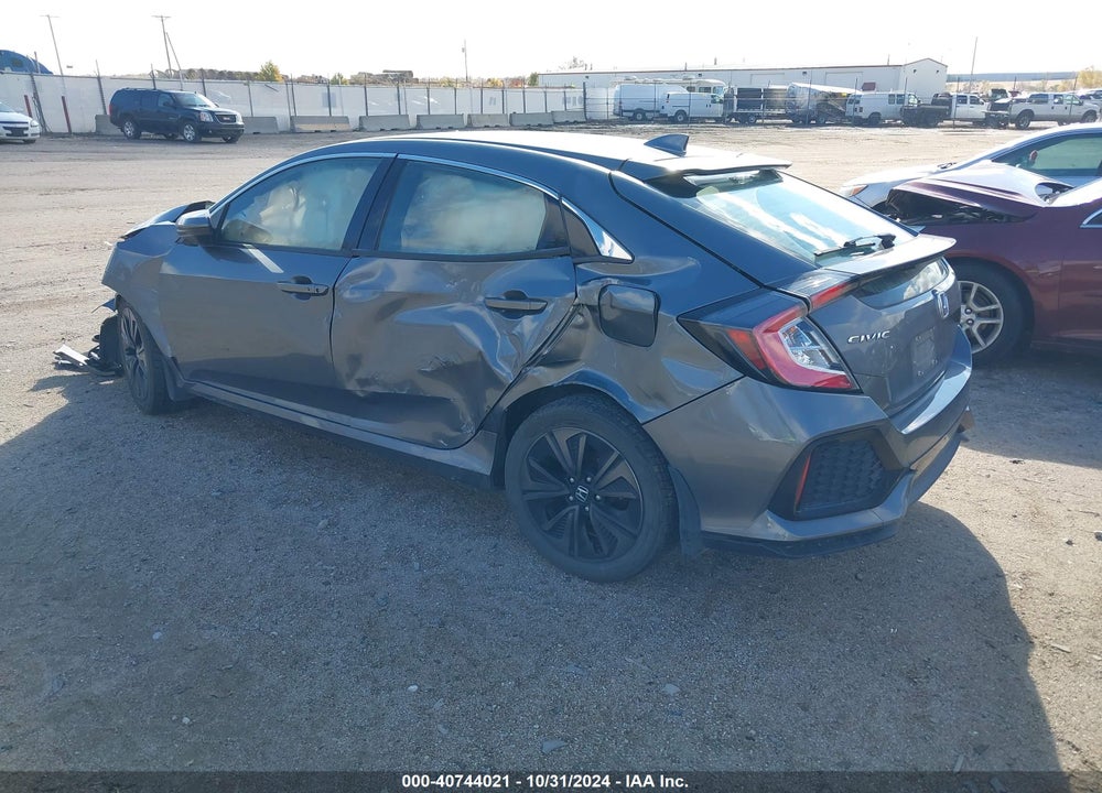 2018 HONDA CIVIC VIN: SHHFK7H53JU240206