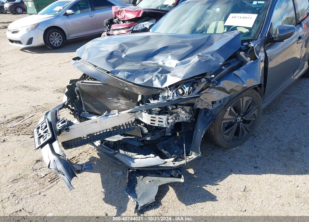 2018 HONDA CIVIC VIN: SHHFK7H53JU240206