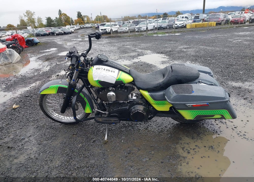 2015 HARLEY-DAVIDSON FLHX STREET GLIDE VIN: 1HD1KBM12FB641093