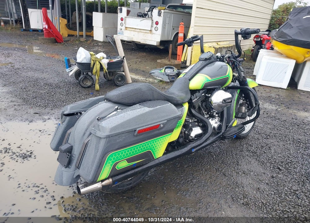 2015 HARLEY-DAVIDSON FLHX STREET GLIDE VIN: 1HD1KBM12FB641093