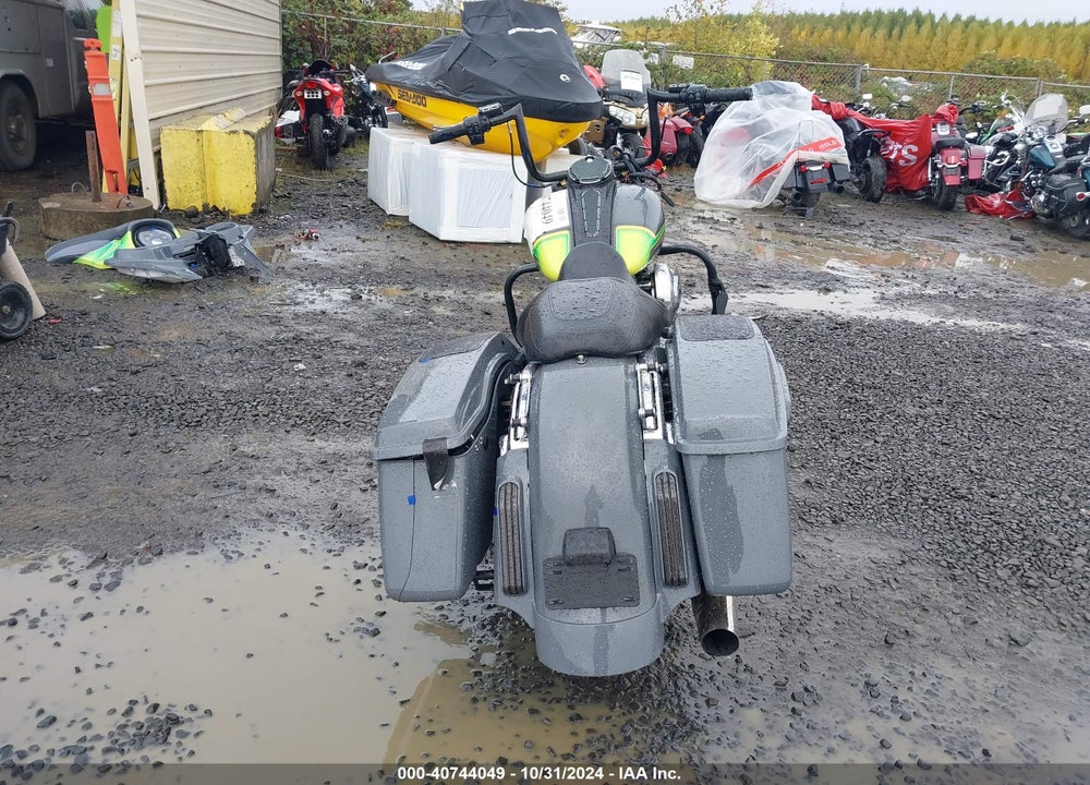 2015 HARLEY-DAVIDSON FLHX STREET GLIDE VIN: 1HD1KBM12FB641093