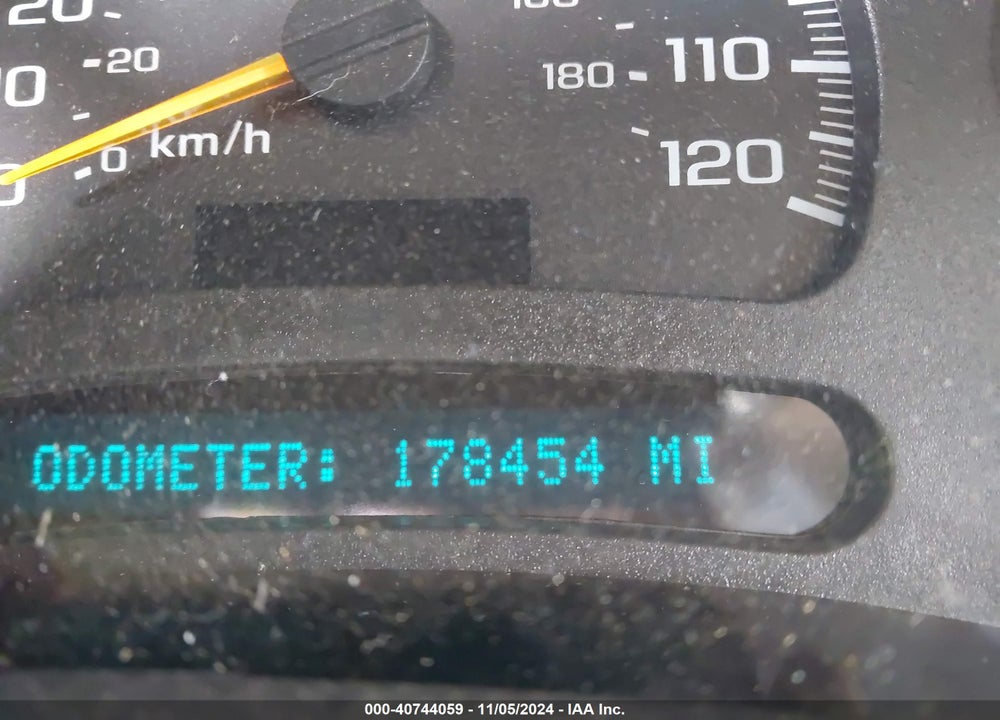 2005 CHEVROLET TAHOE Z71 VIN: 1GNEK13T35R200327