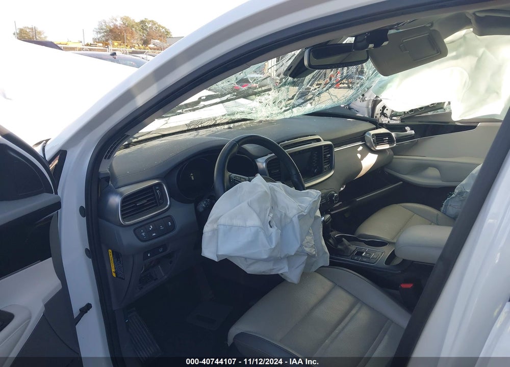2018 KIA SORENTO 3.3L SX VIN: 5XYPKDA51JG426818