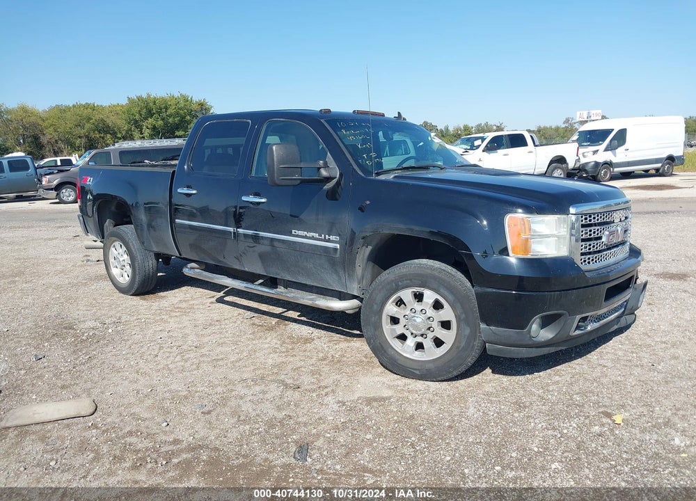 2012 GMC SIERRA 3500HD DENALI VIN: 1GT426E83CF105565