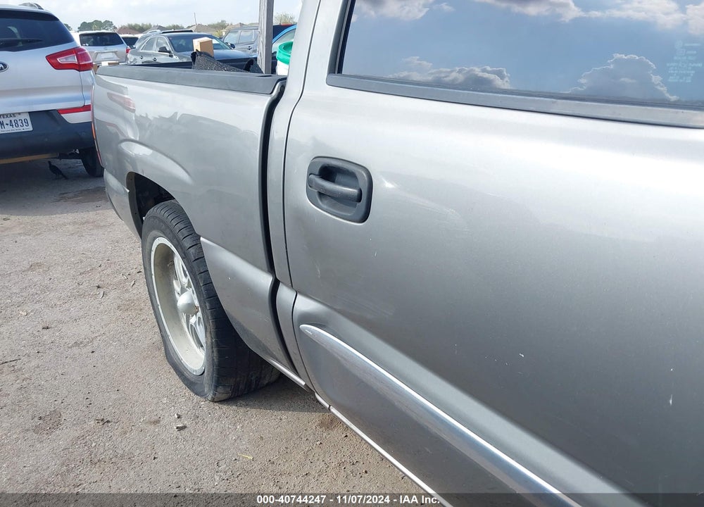 2007 GMC SIERRA 1500 CLASSIC SL VIN: 2GTEC13V671109832