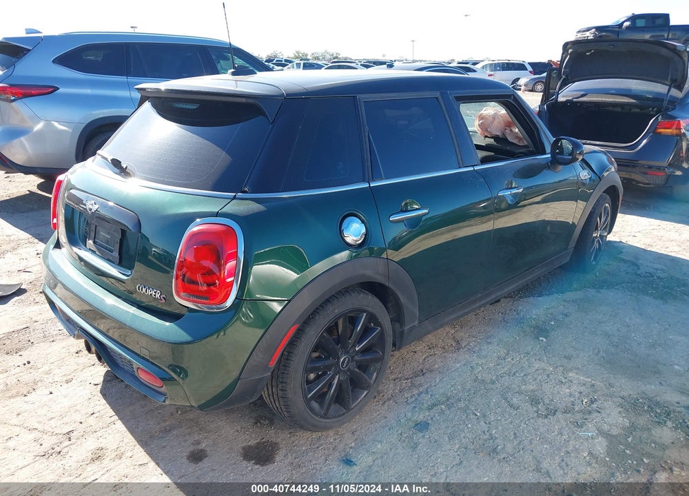 2018 MINI COOPER VIN: WMWXU3C54J2F51355