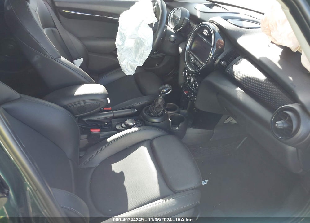 2018 MINI COOPER VIN: WMWXU3C54J2F51355