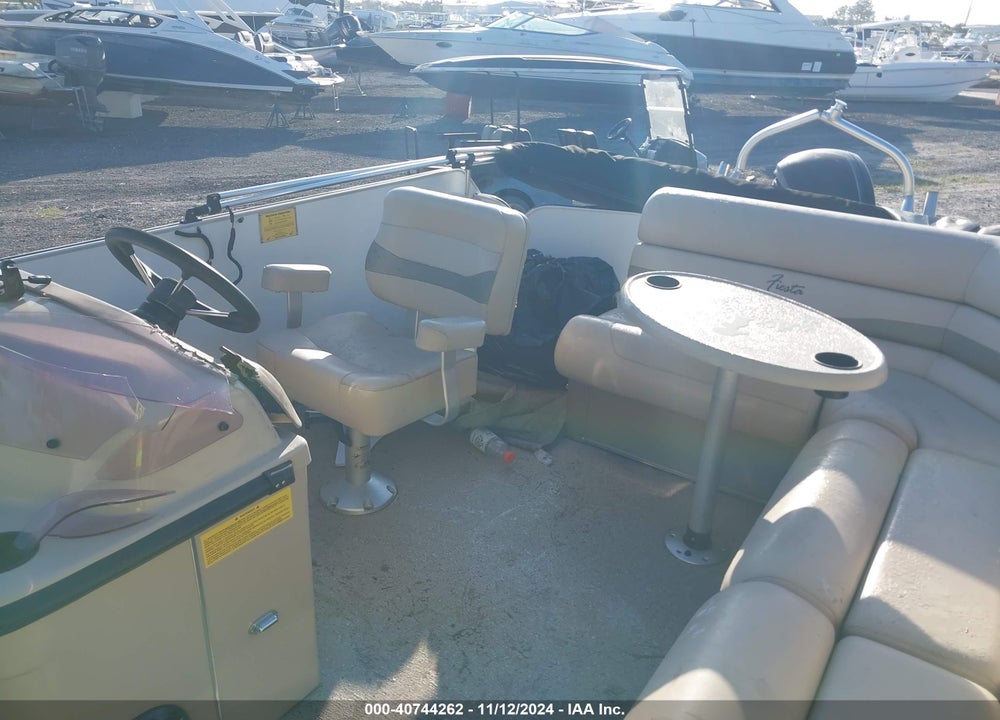 2020 PONTOON --- VIN: FVP4631BF920