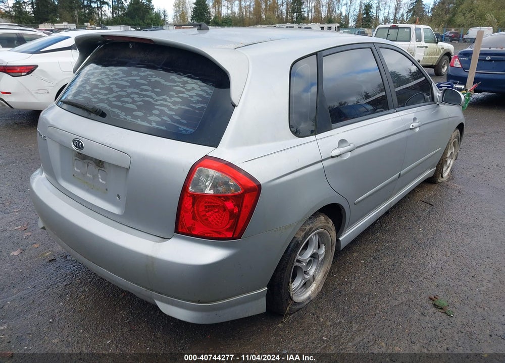 2006 KIA SPECTRA5 VIN: KNAFE161465221529
