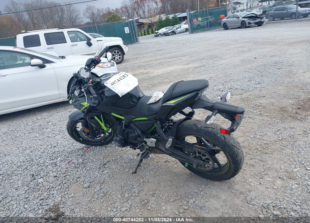 2022 KAWASAKI ER650 L VIN: ML5EREL15NDA76548