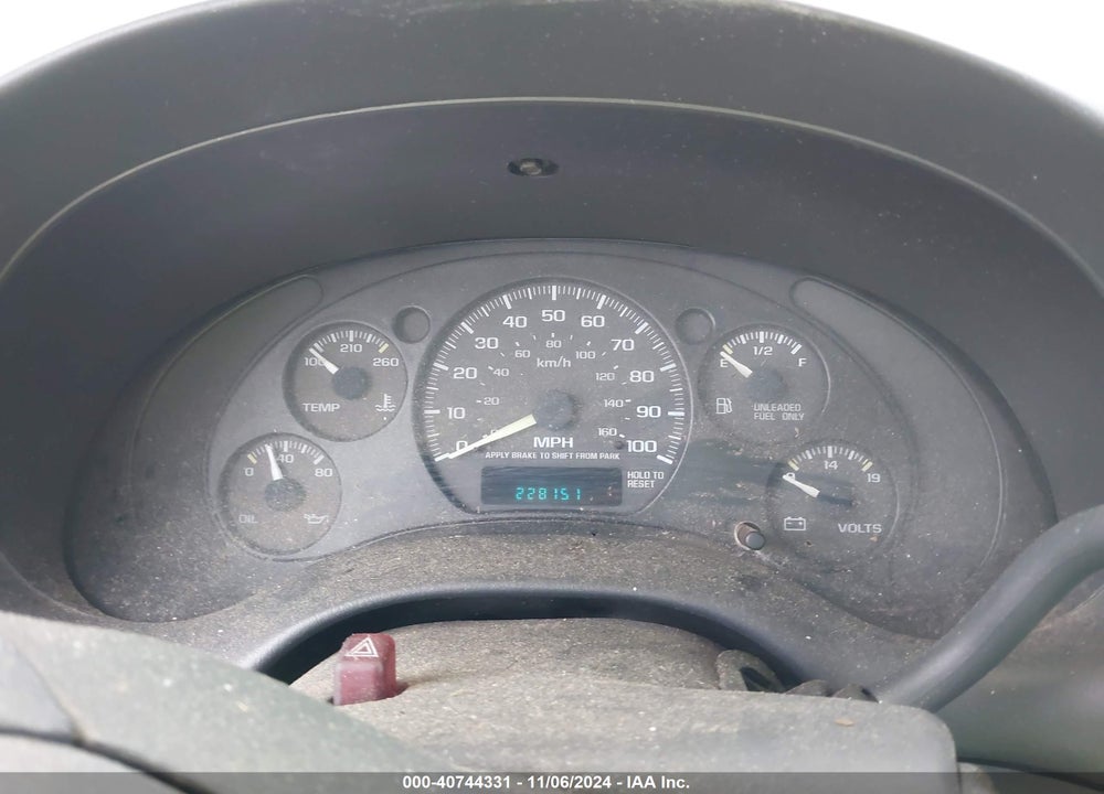 1998 CHEVROLET S-10 LS FLEETSIDE VIN: 1GCCS1443W8106284