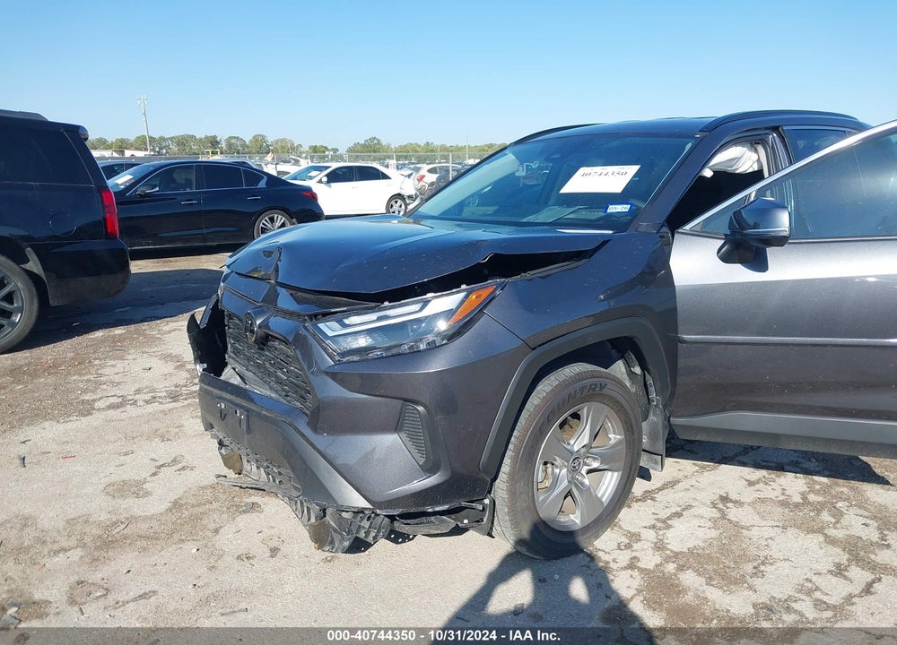 2024 TOYOTA RAV4 XLE VIN: 2T3W1RFV9RC279280