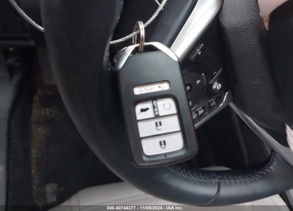 2018 HONDA CR-V VIN: 7FARW2H86JE080018