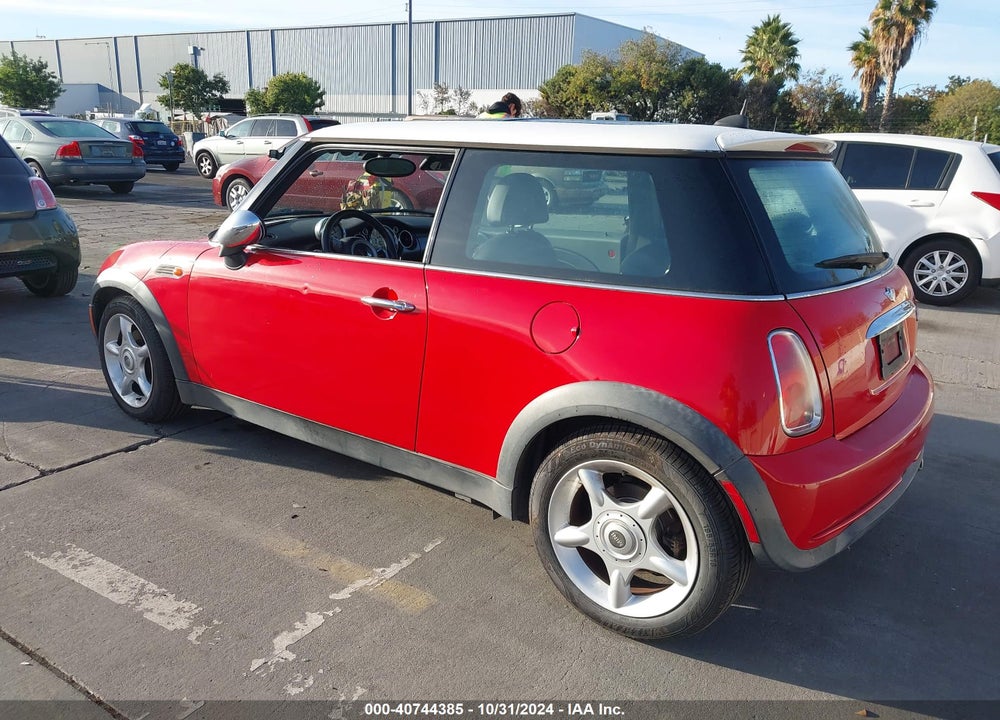 2006 MINI COOPER VIN: WMWRC33516TK72648