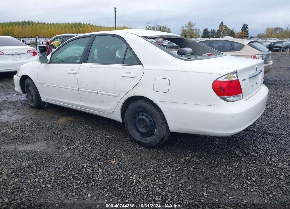 2005 TOYOTA CAMRY LE VIN: 4T1BE32K95U553445