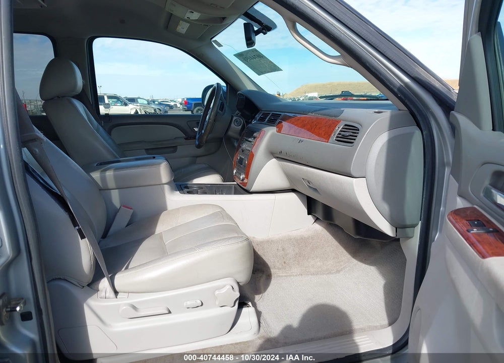 2011 CHEVROLET SUBURBAN 1500 LT1 VIN: 1GNSKJE31BR201245