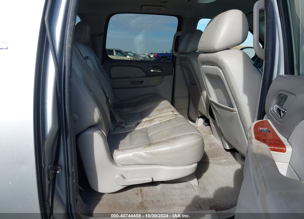2011 CHEVROLET SUBURBAN 1500 LT1 VIN: 1GNSKJE31BR201245