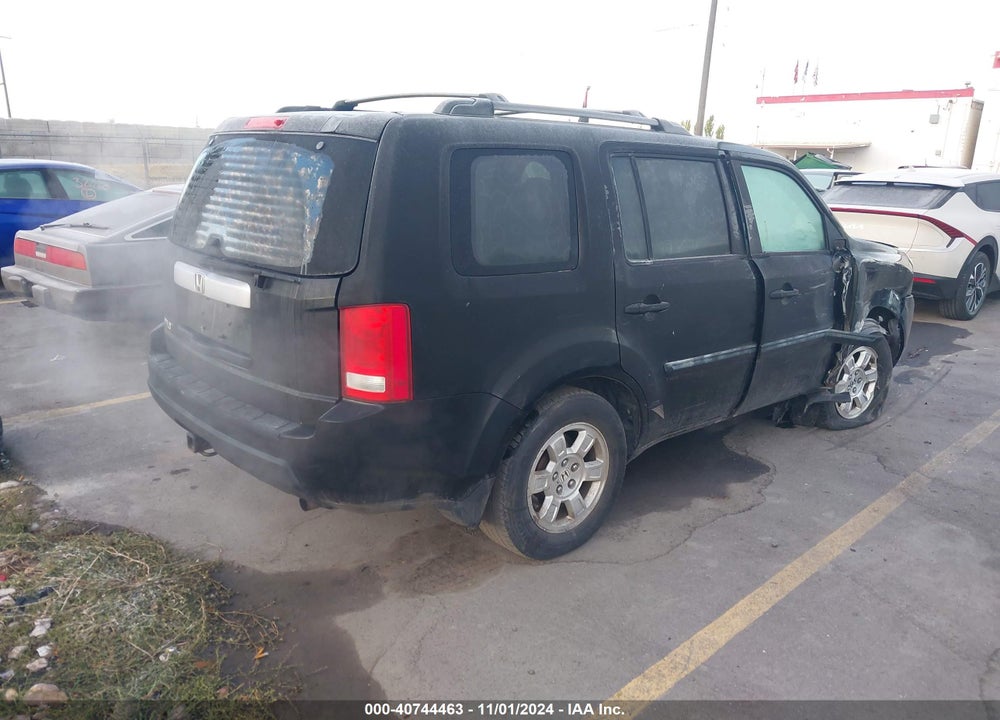 2011 HONDA PILOT LX VIN: 5FNYF4H24BB056798