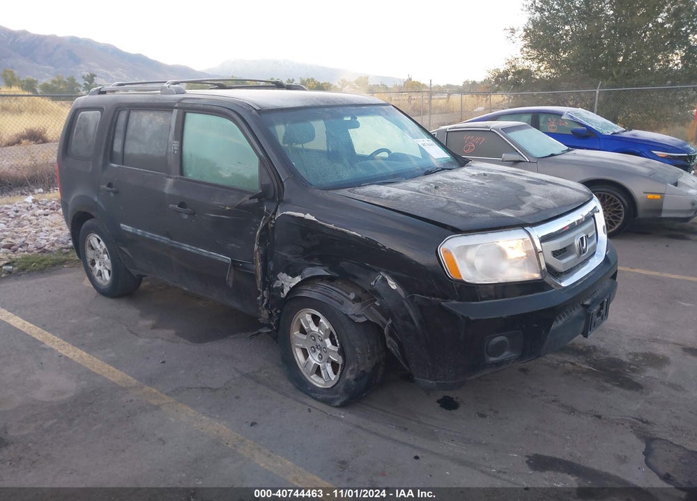 2011 HONDA PILOT LX VIN: 5FNYF4H24BB056798