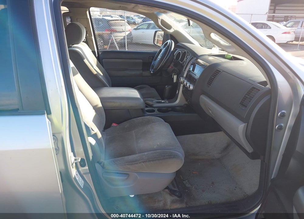 2010 TOYOTA SEQUOIA SR5 5.7L V8 VIN: 5TDZY5G14AS029091