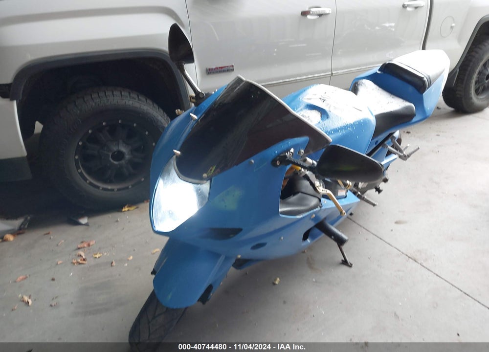 2004 SUZUKI GSX-R1000 VIN: JS1GT75A142104193