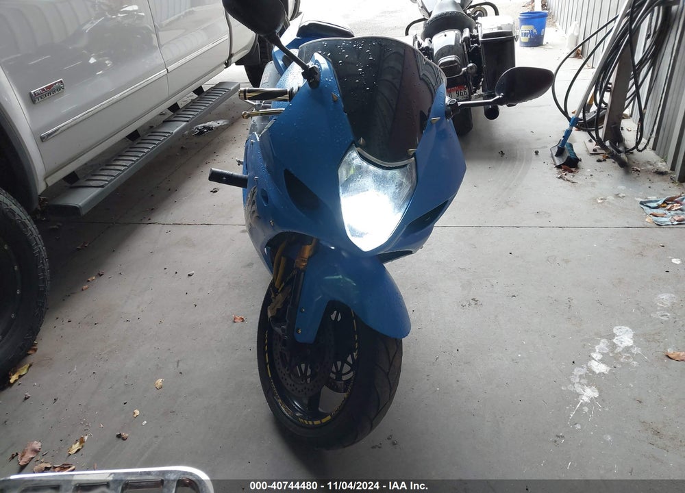 2004 SUZUKI GSX-R1000 VIN: JS1GT75A142104193