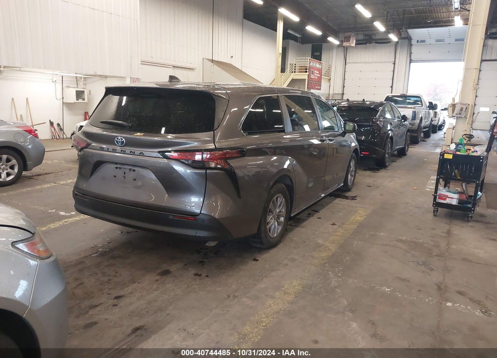 2022 TOYOTA SIENNA XLE VIN: 5TDYRKEC3NS091549