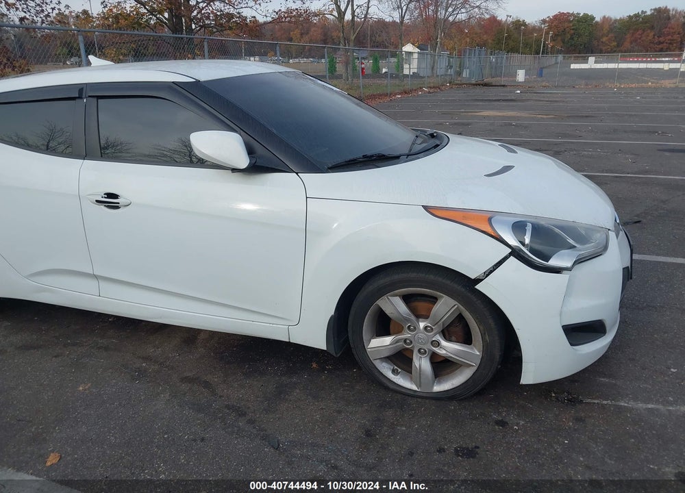 2013 HYUNDAI VELOSTER BASE W/GRAY VIN: KMHTC6AD8DU094471