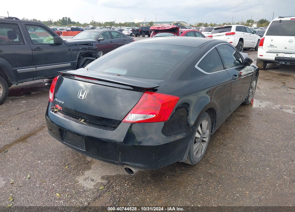 2012 HONDA ACCORD 2.4 EX VIN: 1HGCS1B75CA017917