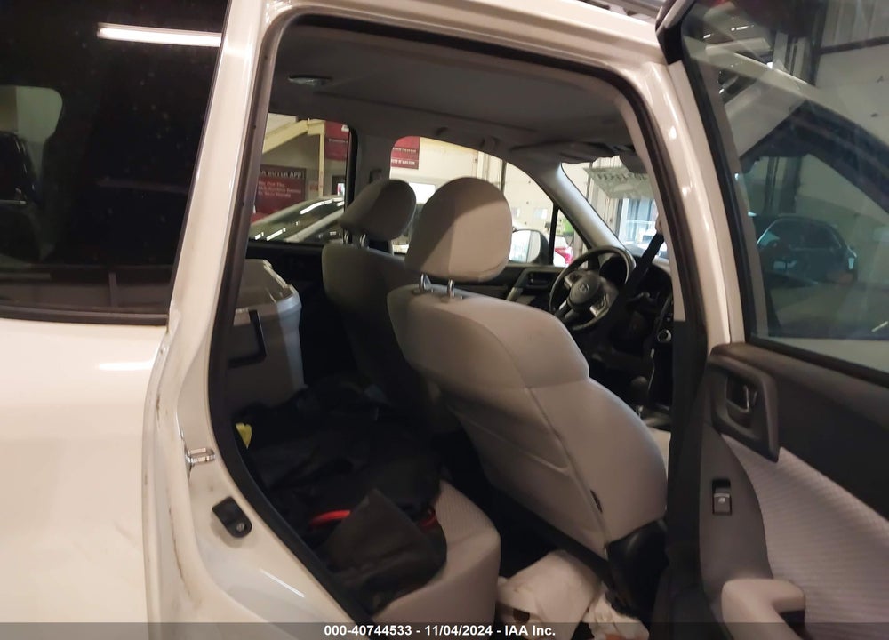 2018 SUBARU FORESTER 2.5I PREMIUM VIN: JF2SJAGC1JH508302