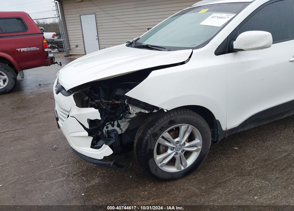 2011 HYUNDAI TUCSON GLS VIN: KM8JU3AC8BU211229