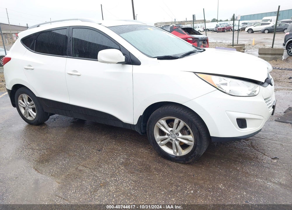2011 HYUNDAI TUCSON GLS VIN: KM8JU3AC8BU211229