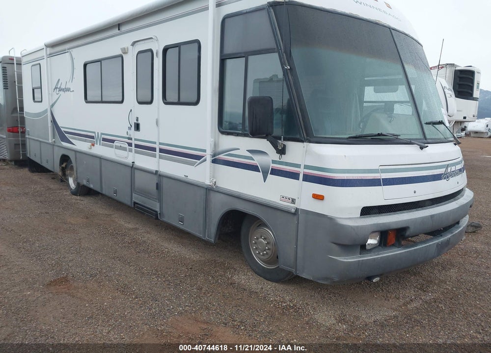 1996 WINNEBAGO --- VIN: 1GBLP37J9T3315105
