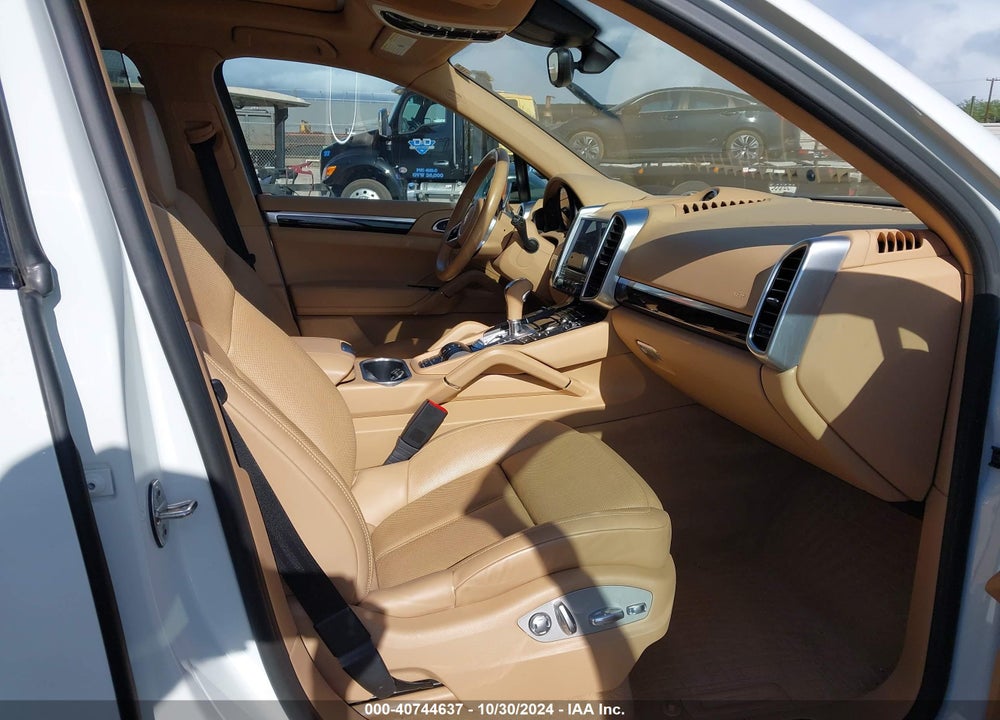 2017 PORSCHE CAYENNE E-HYBRID S PLATINUM EDITION VIN: WP1AE2A2XHLA71684