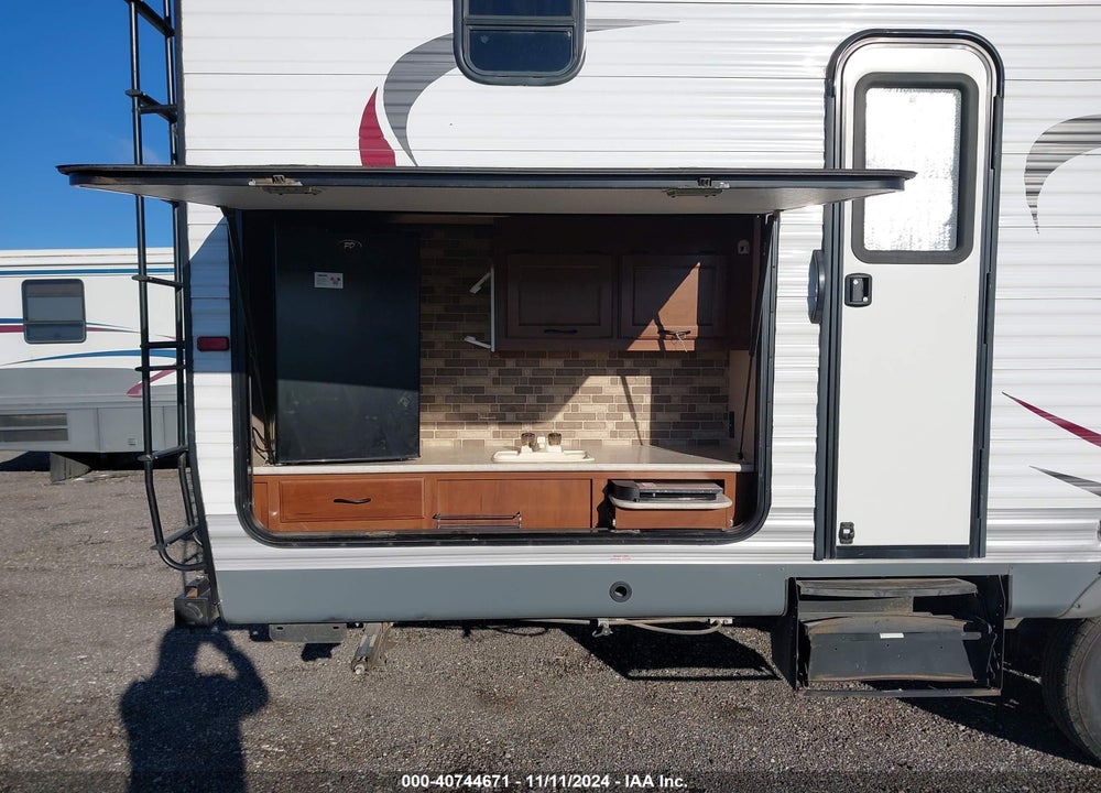 2015 JAYCO 36FT VIN: 1UJBJ0BS2F1TR0526