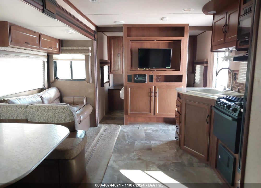 2015 JAYCO 36FT VIN: 1UJBJ0BS2F1TR0526