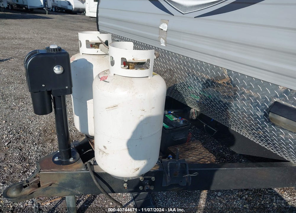 2015 JAYCO 36FT VIN: 1UJBJ0BS2F1TR0526