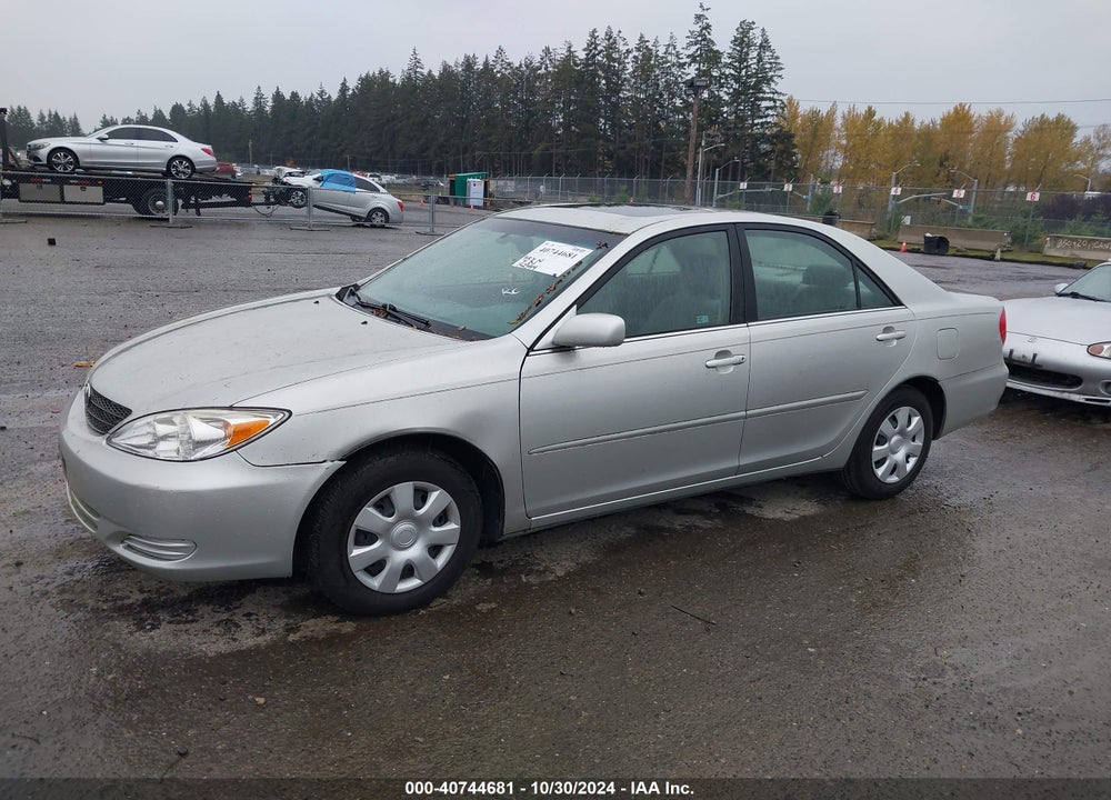 2002 TOYOTA CAMRY LE VIN: JTDBE32K220126678